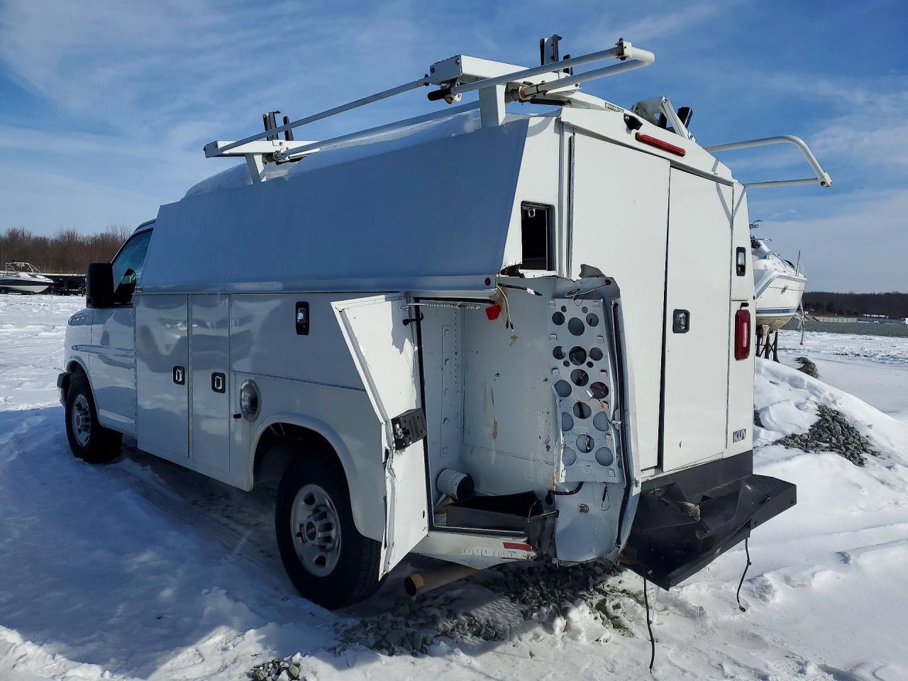 GMC Savana Cutaway G3500