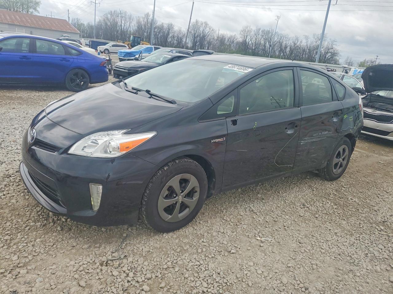 Salvage Toyota Prius Image