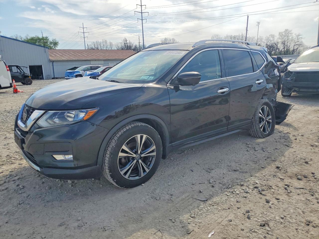 Salvage Nissan Rogue Image