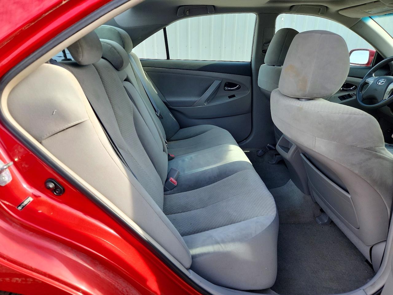 Toyota Camry Le V6