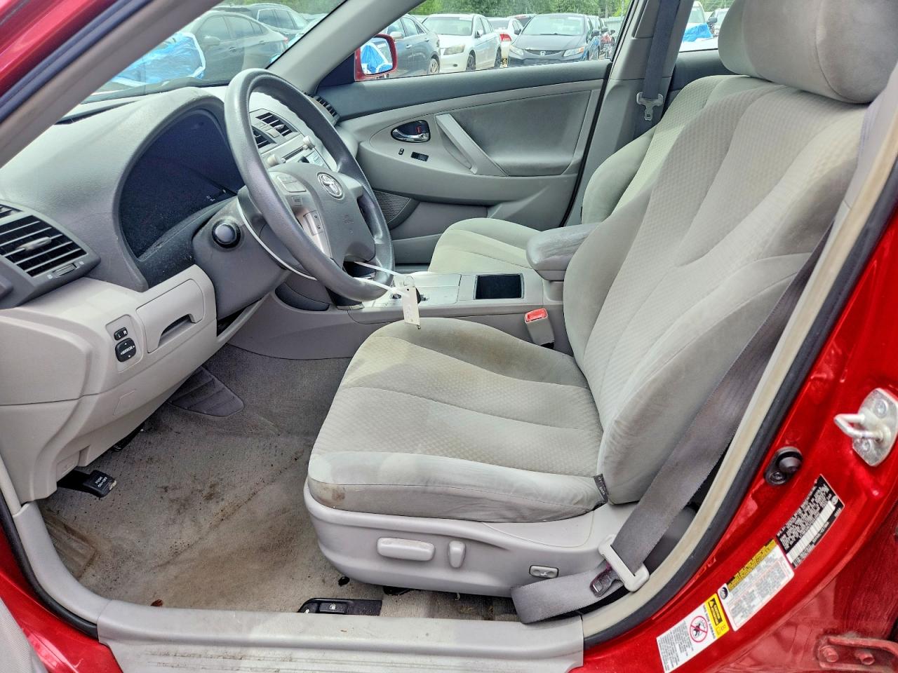 Toyota Camry Le V6