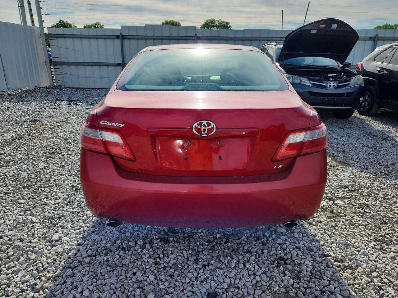 Toyota Camry Le V6