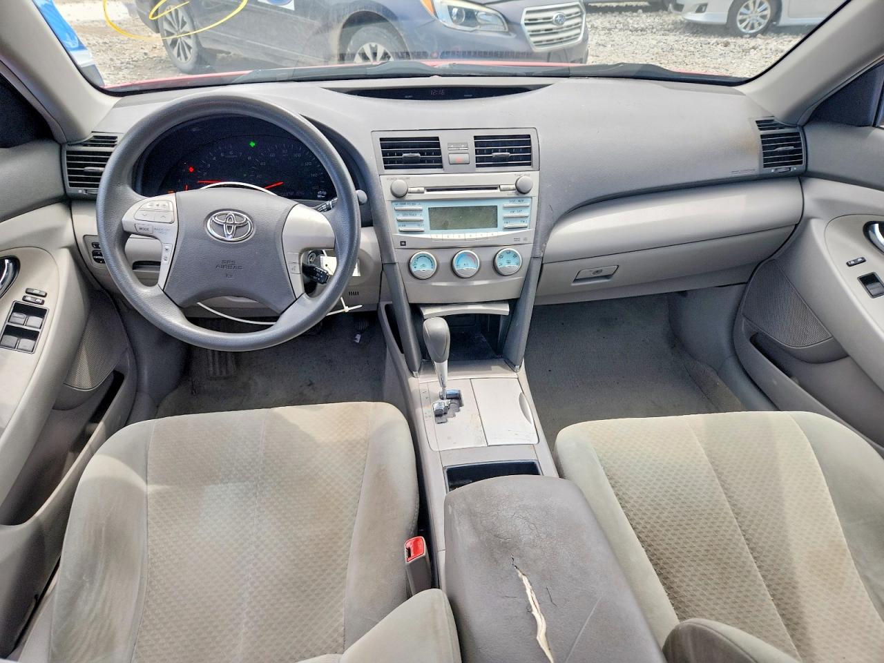 Toyota Camry Le V6