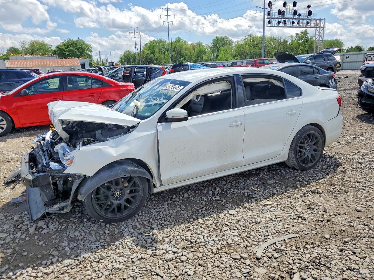 Salvage Volkswagen Jetta Image