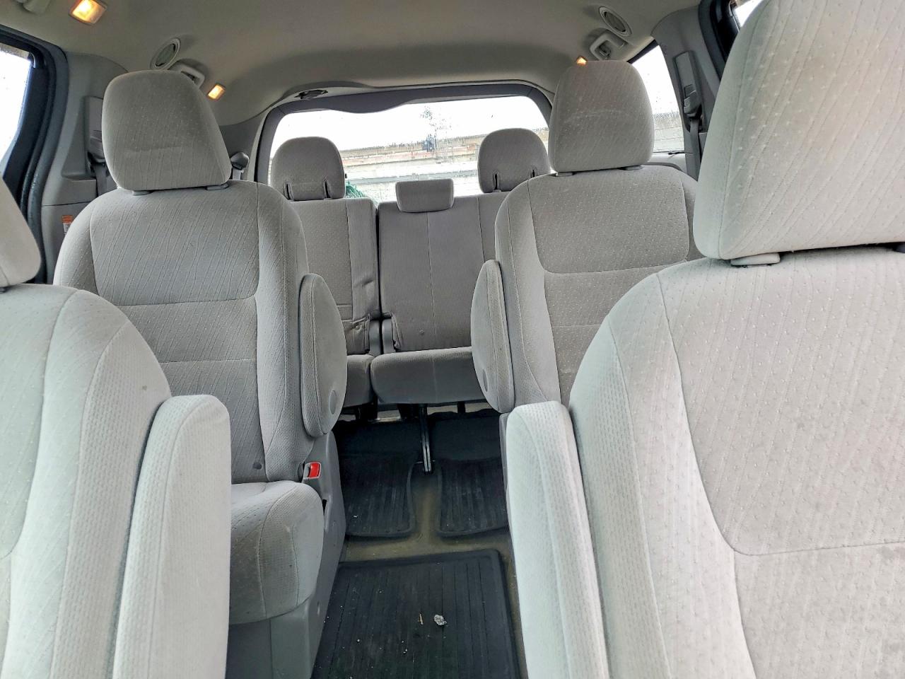 Toyota Sienna Le