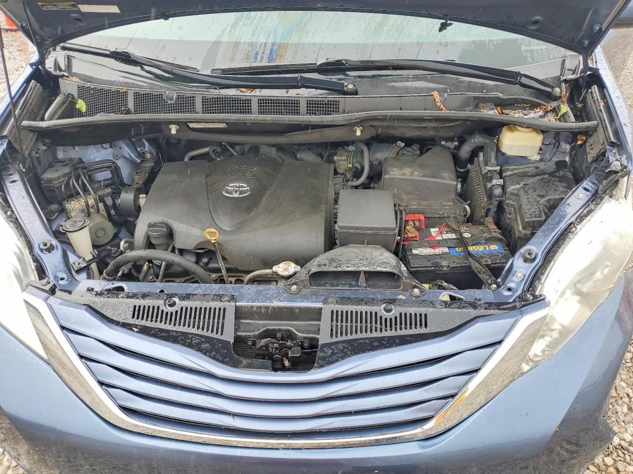 Toyota Sienna Le