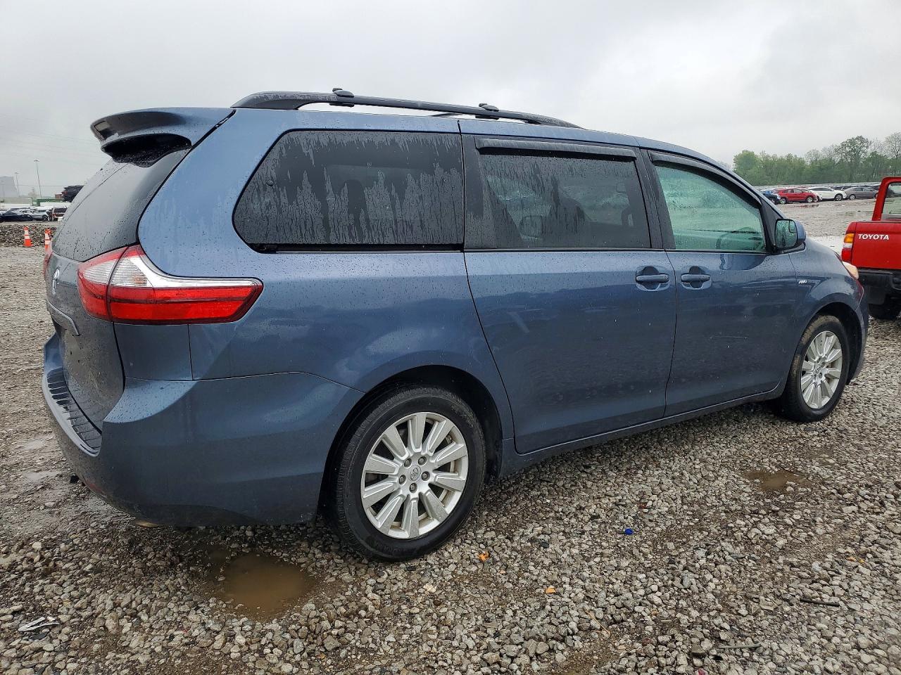 Toyota Sienna Le