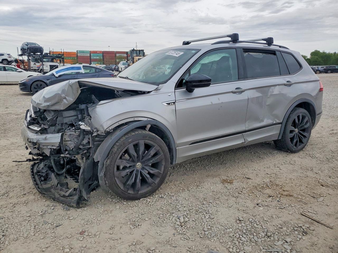 Salvage Volkswagen Tiguan Image
