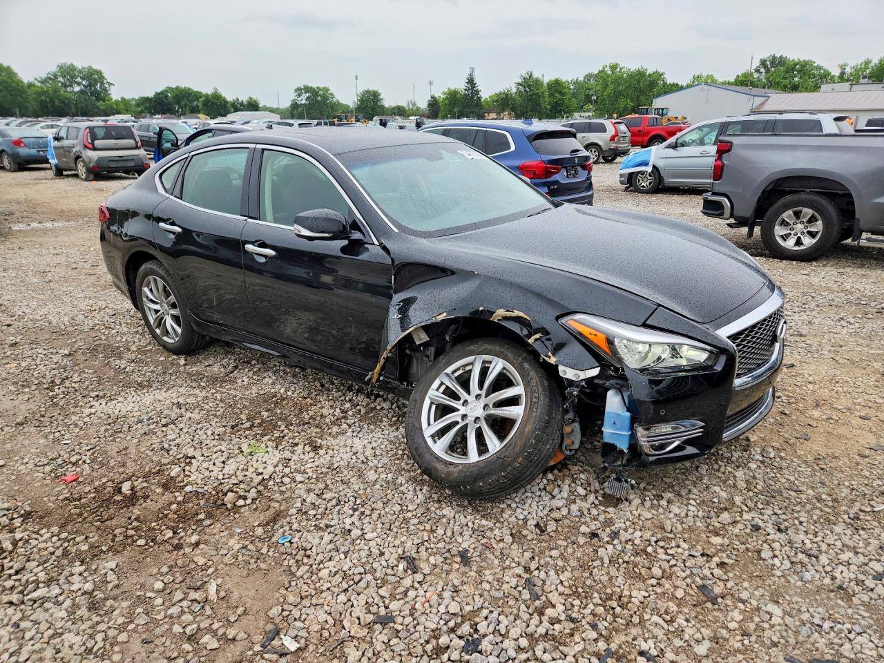 INFINITI Q70 3.7