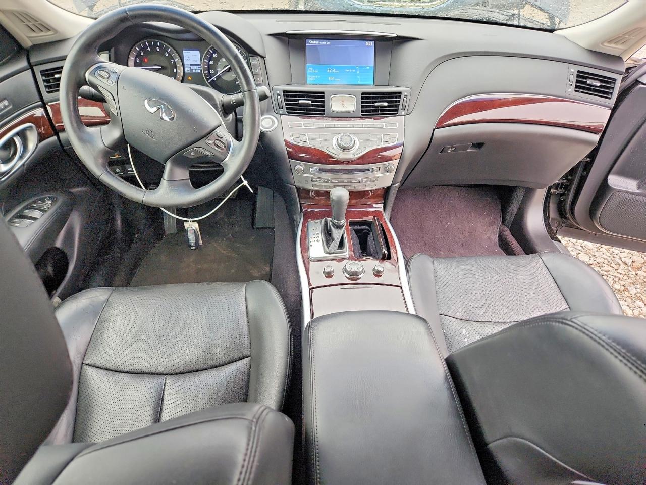 INFINITI Q70 3.7