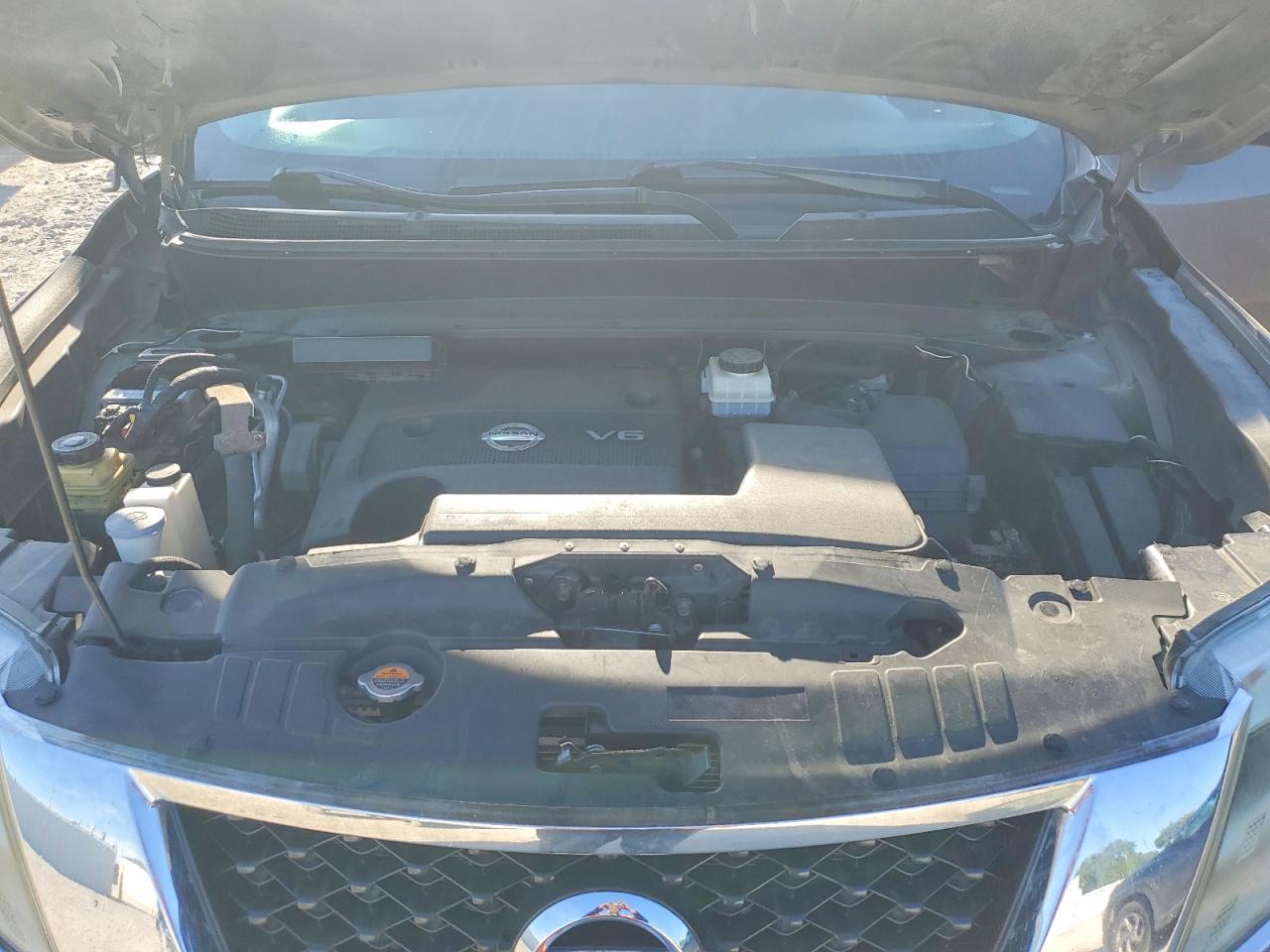 Nissan Pathfinder S