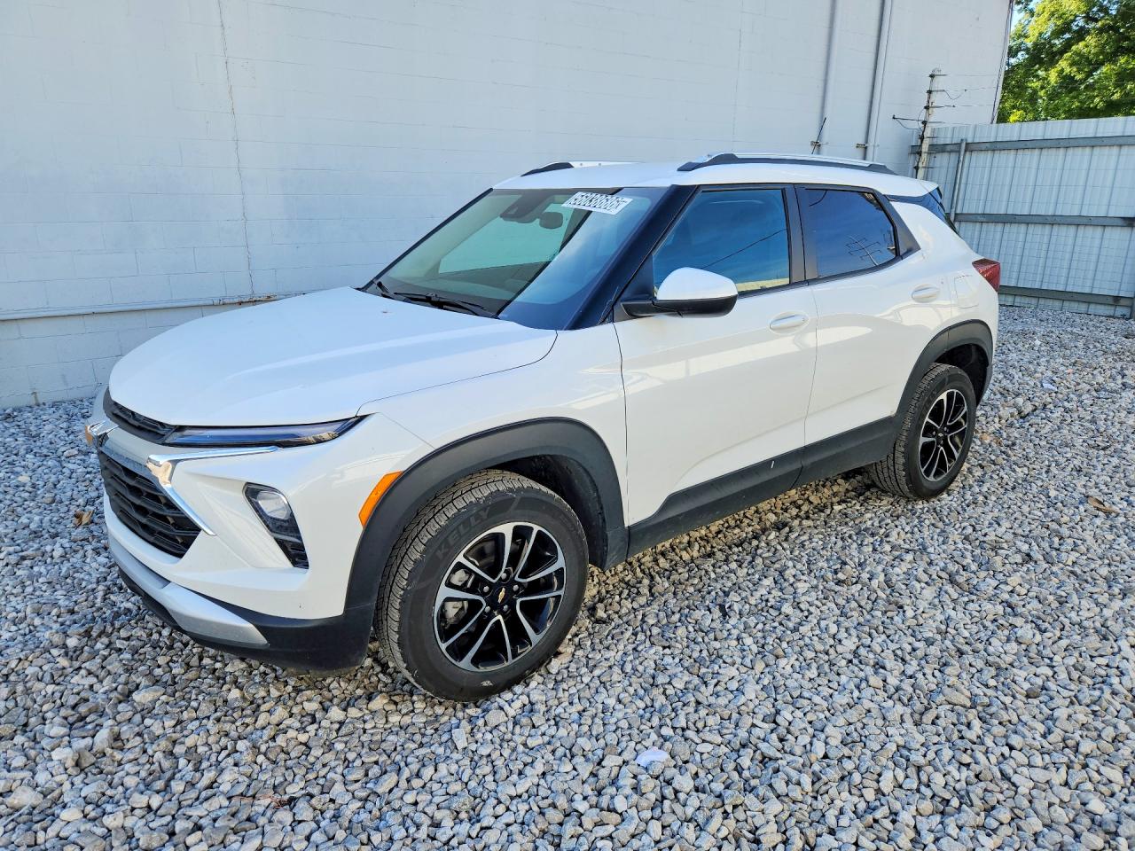 Salvage Chevrolet Trailblaze Image