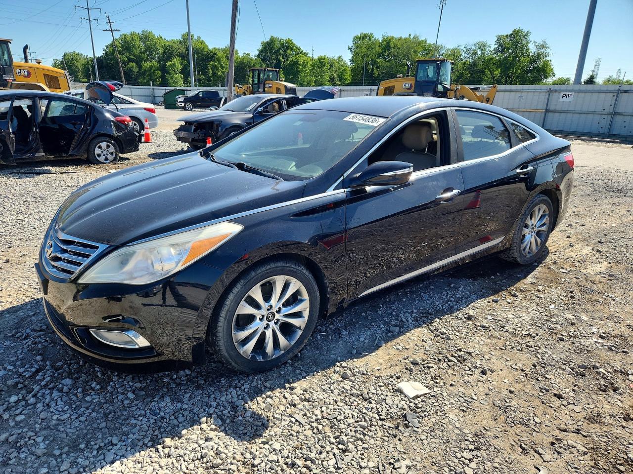 Salvage Hyundai Azera Image