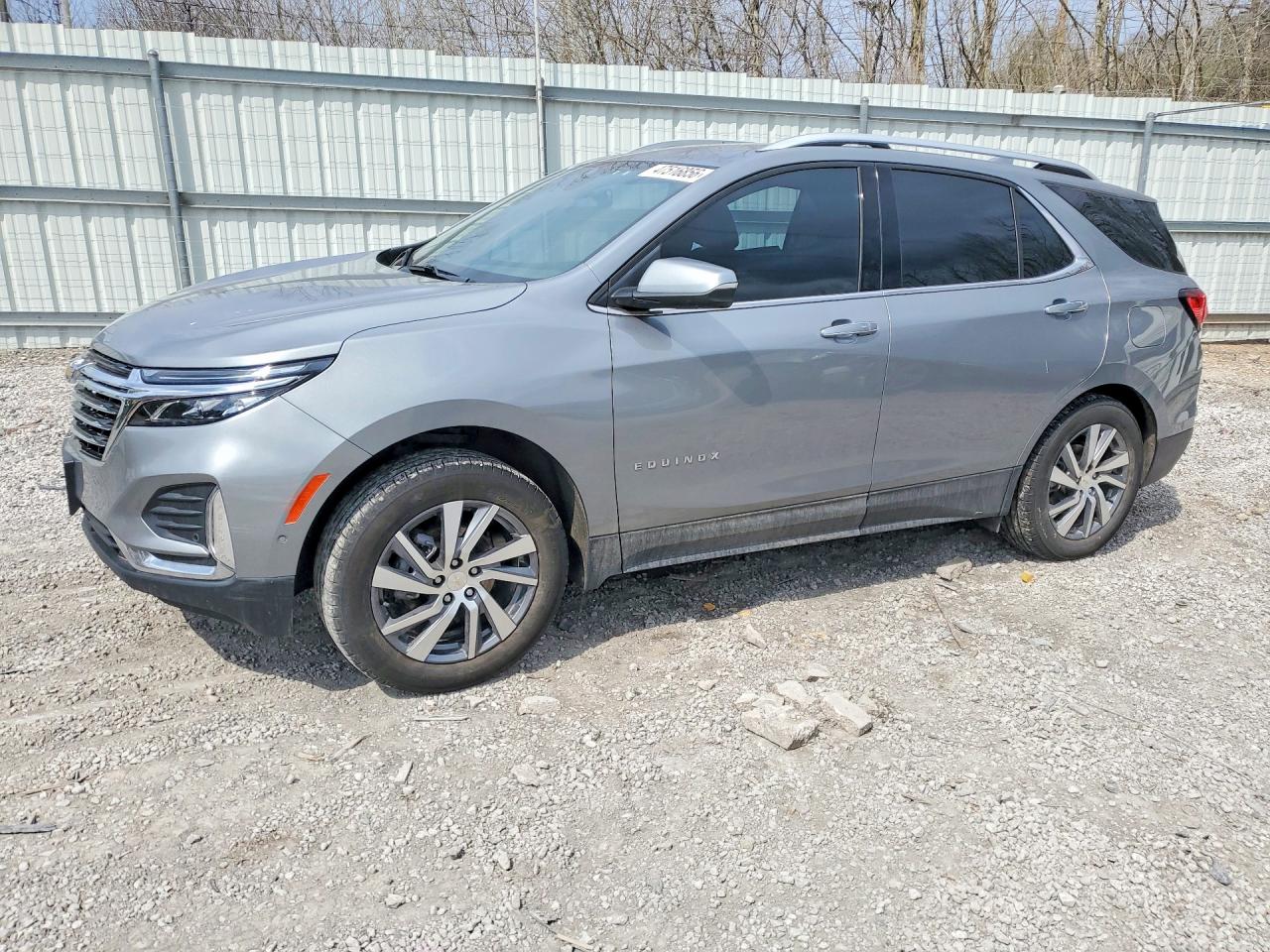 Salvage Chevrolet Equinox Image