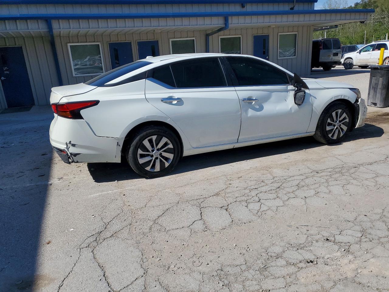 Nissan Altima S