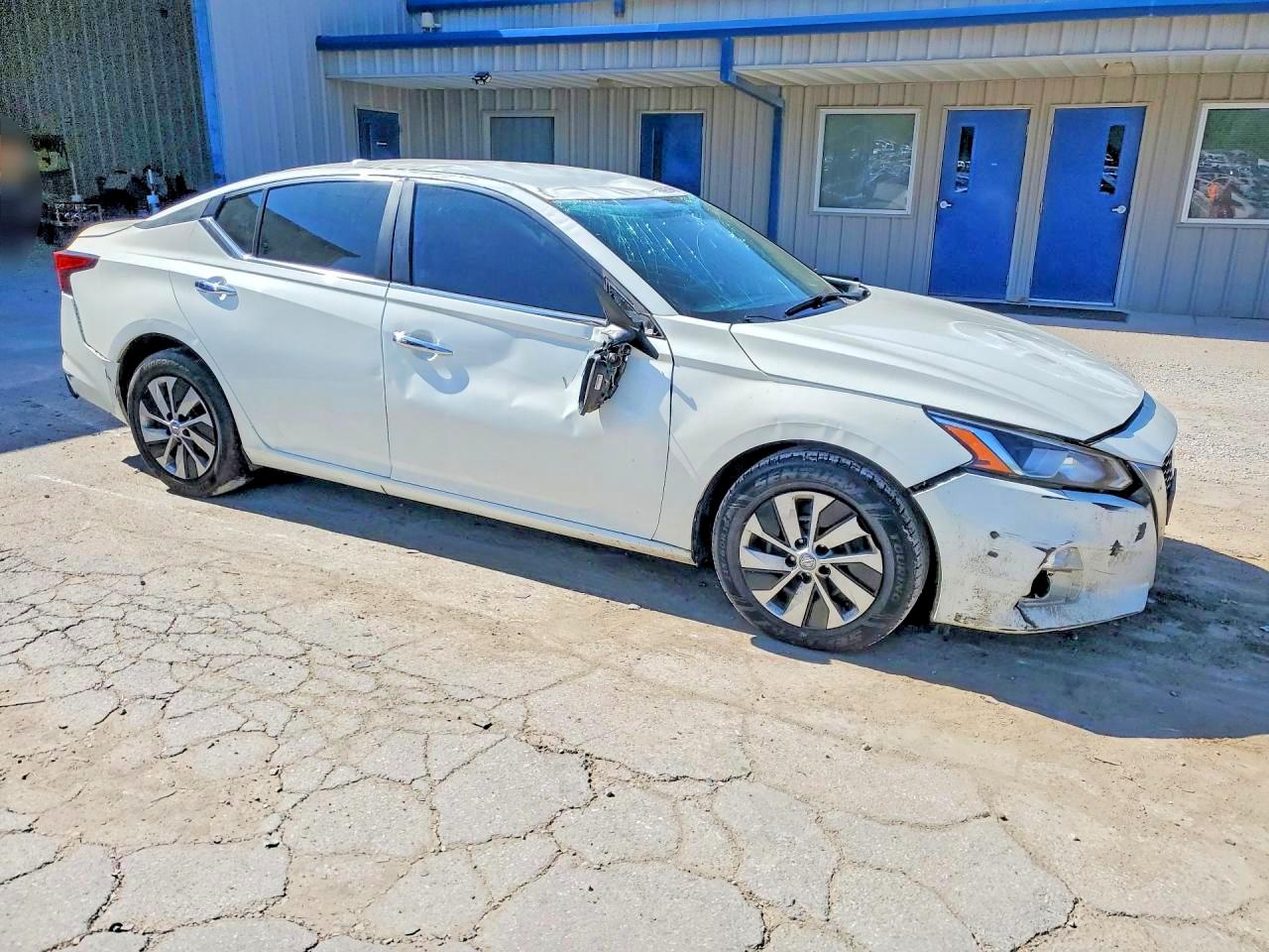 Nissan Altima S