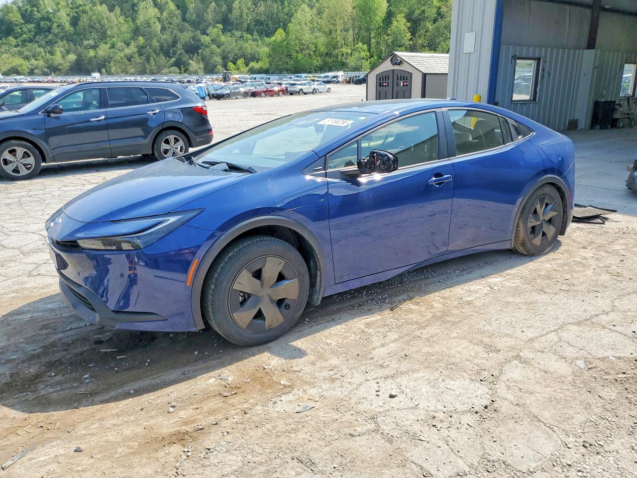 Salvage Toyota Prius Image