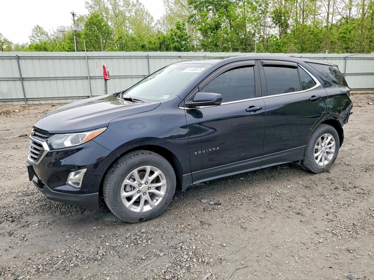 Salvage Chevrolet Equinox Image