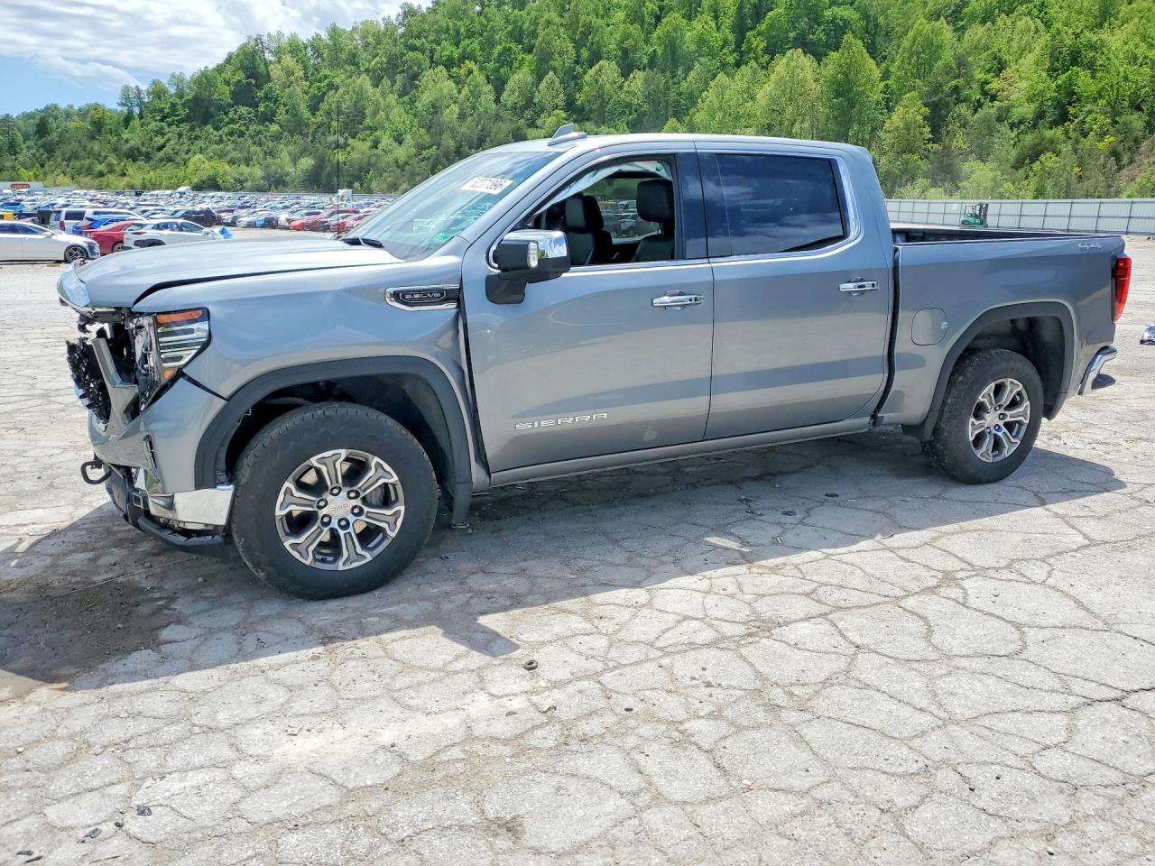 Salvage GMC Sierra Image