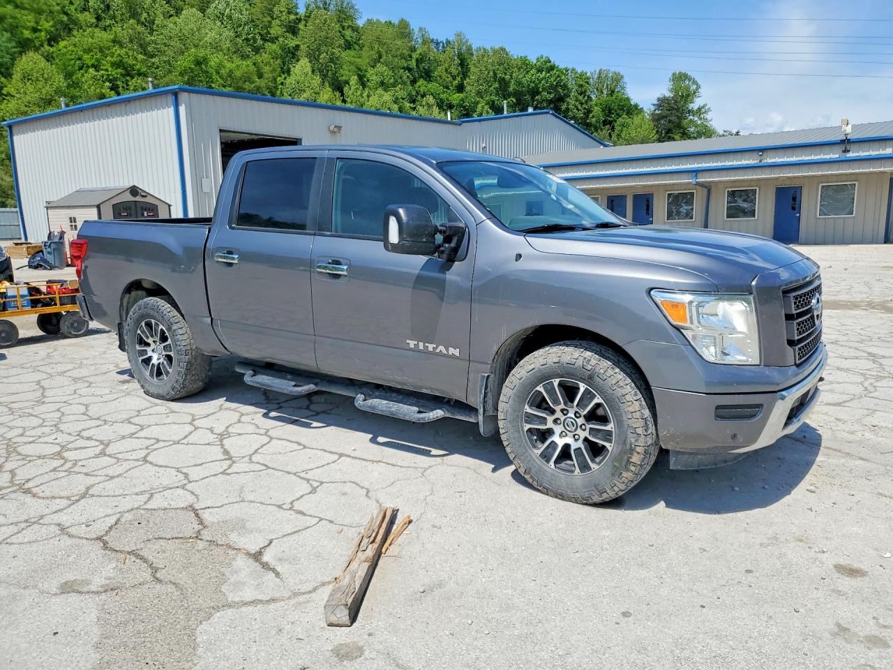 Nissan Titan Sv