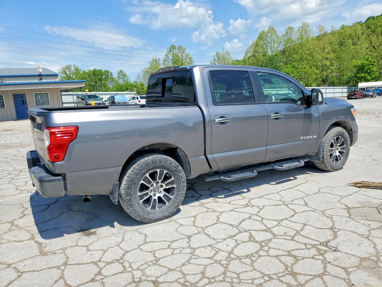 Nissan Titan Sv