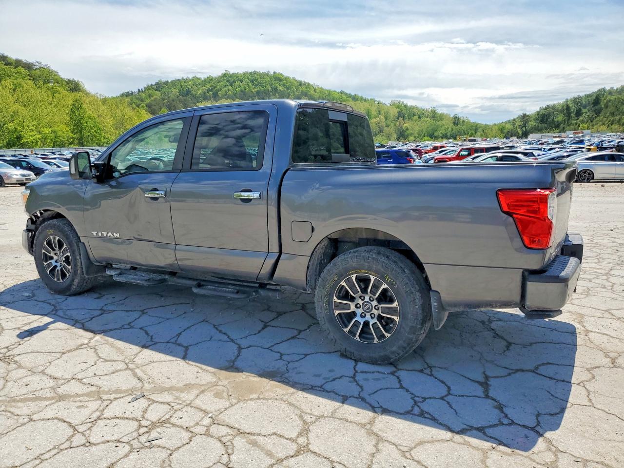 Nissan Titan Sv
