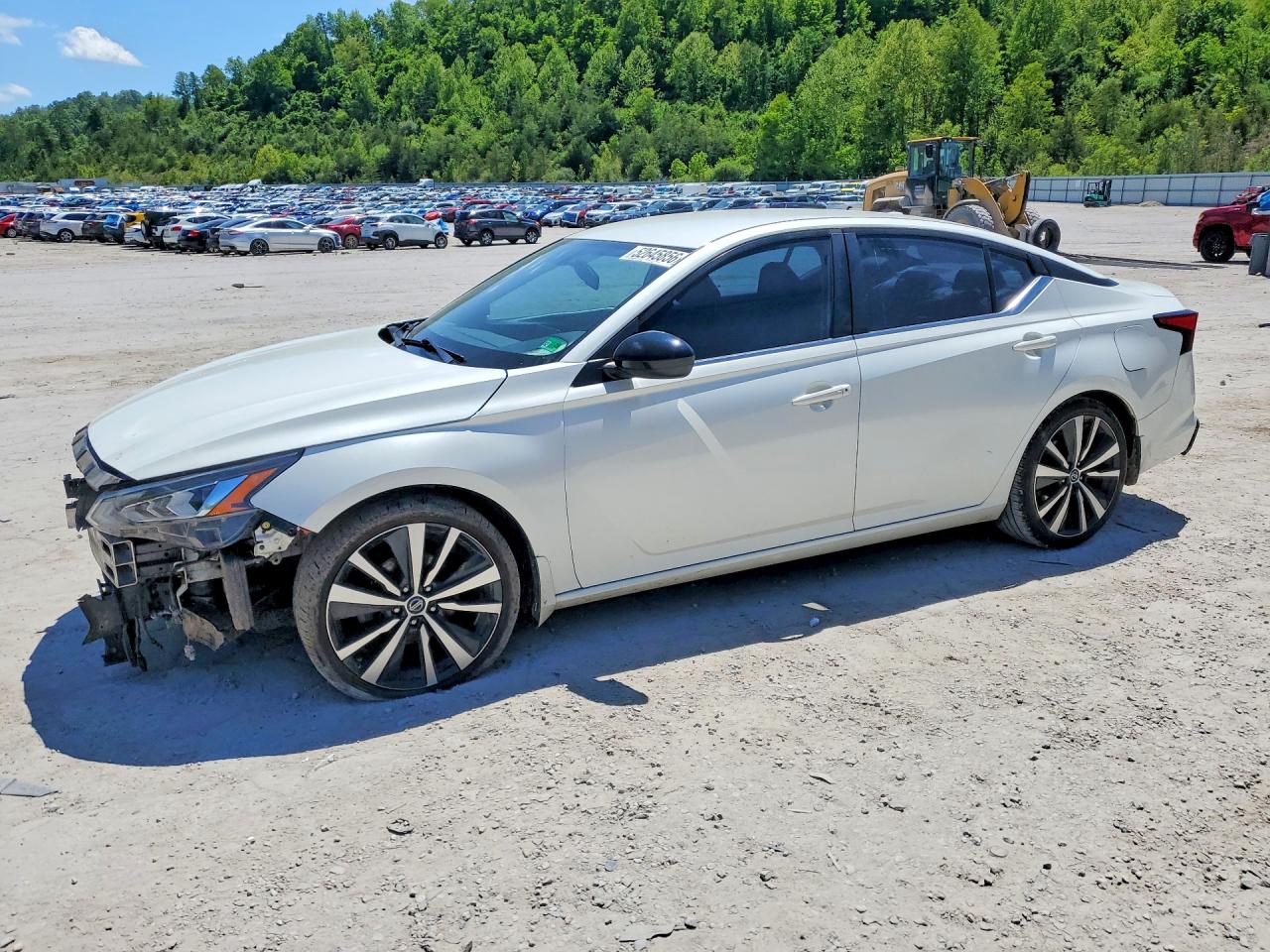 Salvage Nissan Altima Image