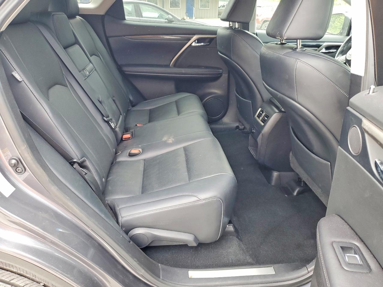 Lexus RX Base