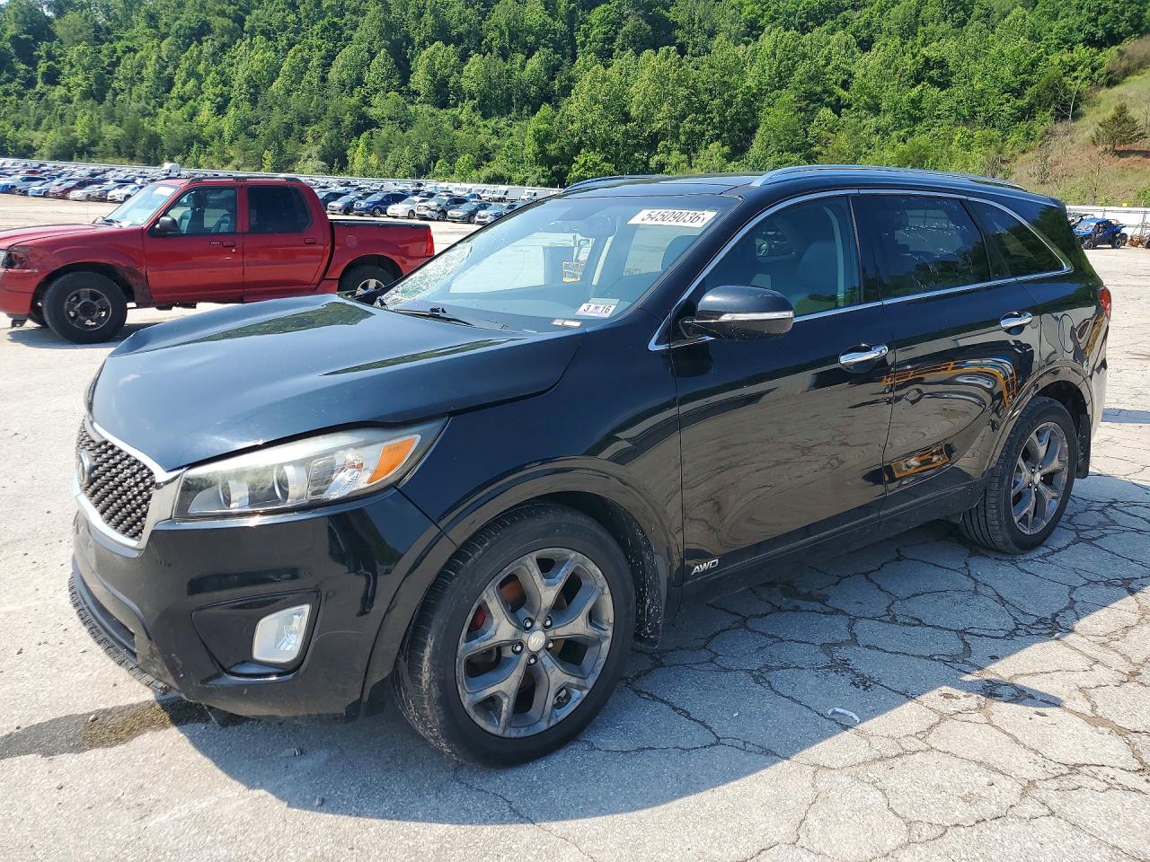 Salvage Kia Sorento Image