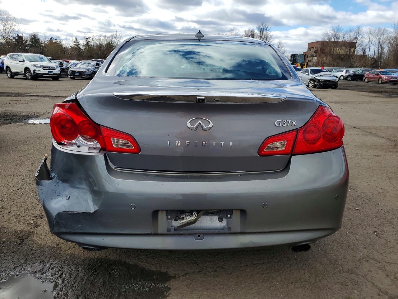 INFINITI G37 X