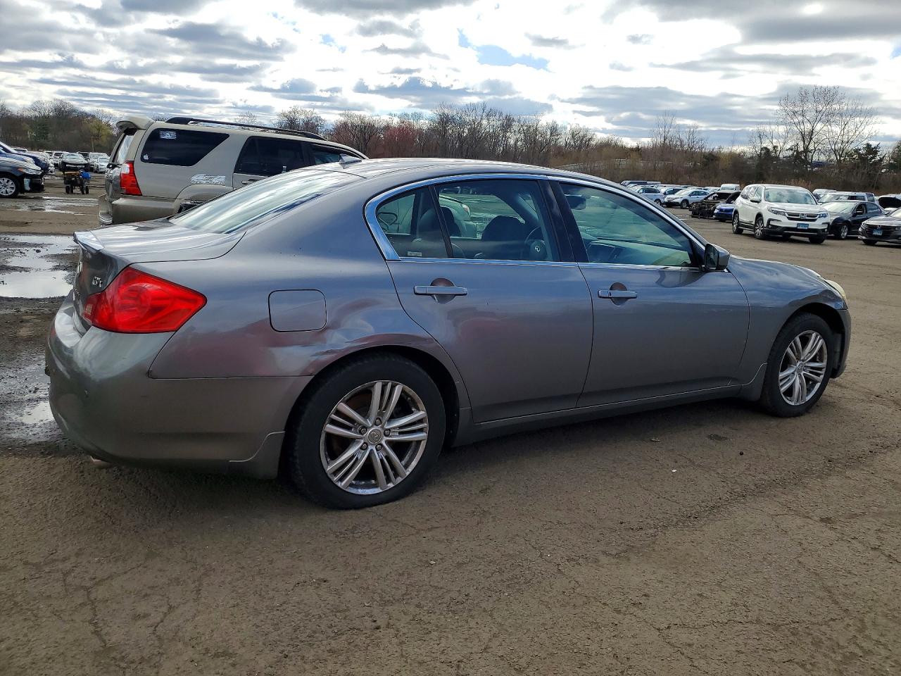 INFINITI G37 X