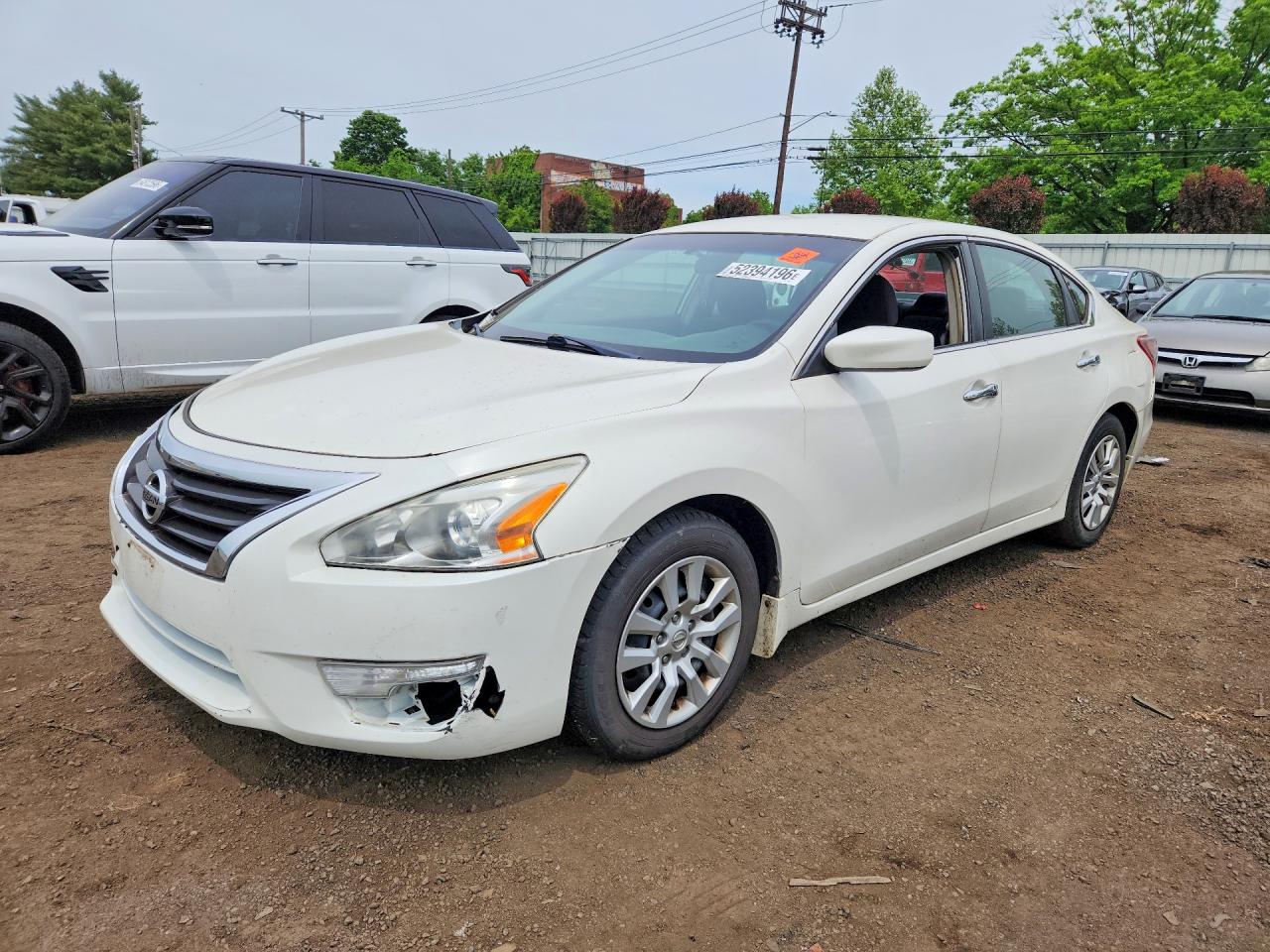 Salvage Nissan Altima Image