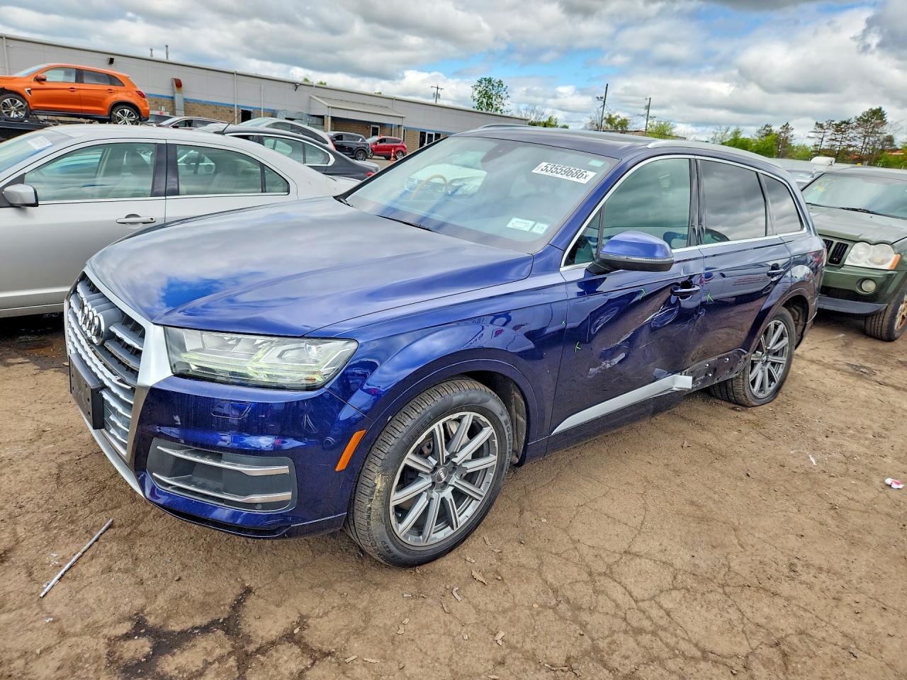 Salvage Audi Q7 Image