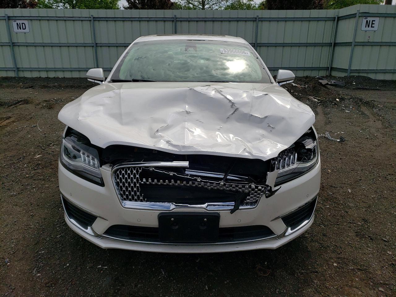 Lincoln MKZ Reserve