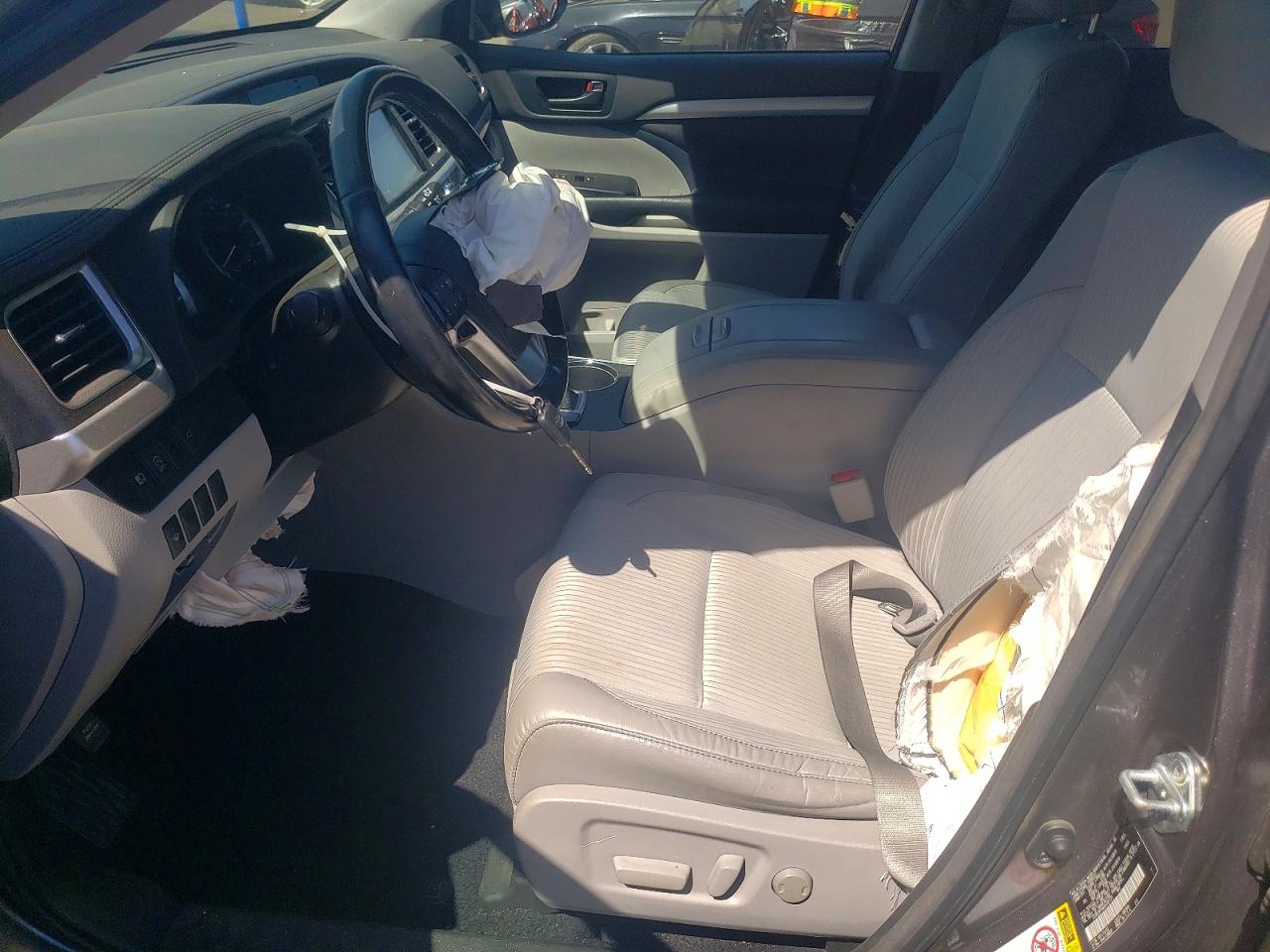 Toyota Highlander Le Plus