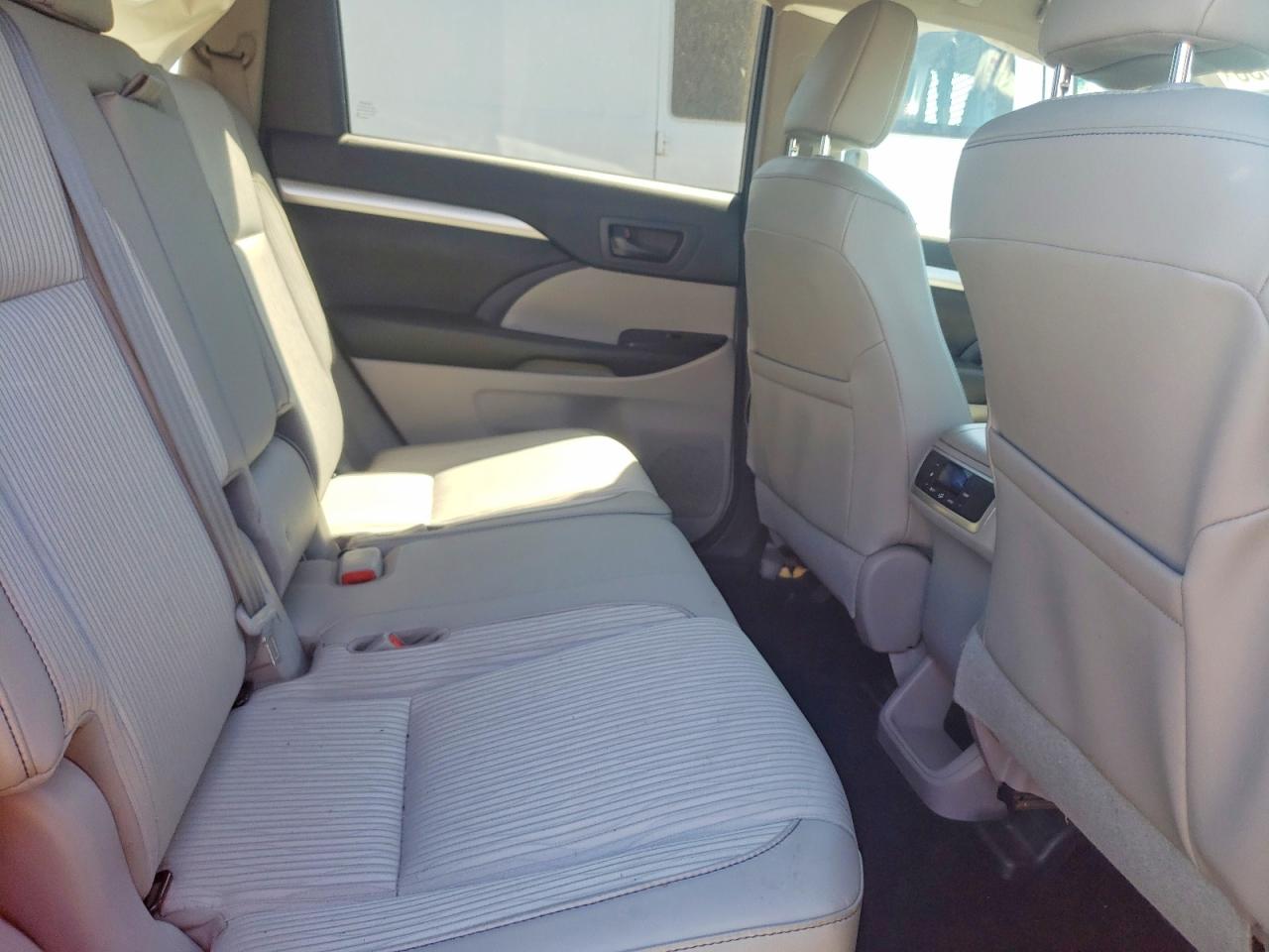 Toyota Highlander Le Plus
