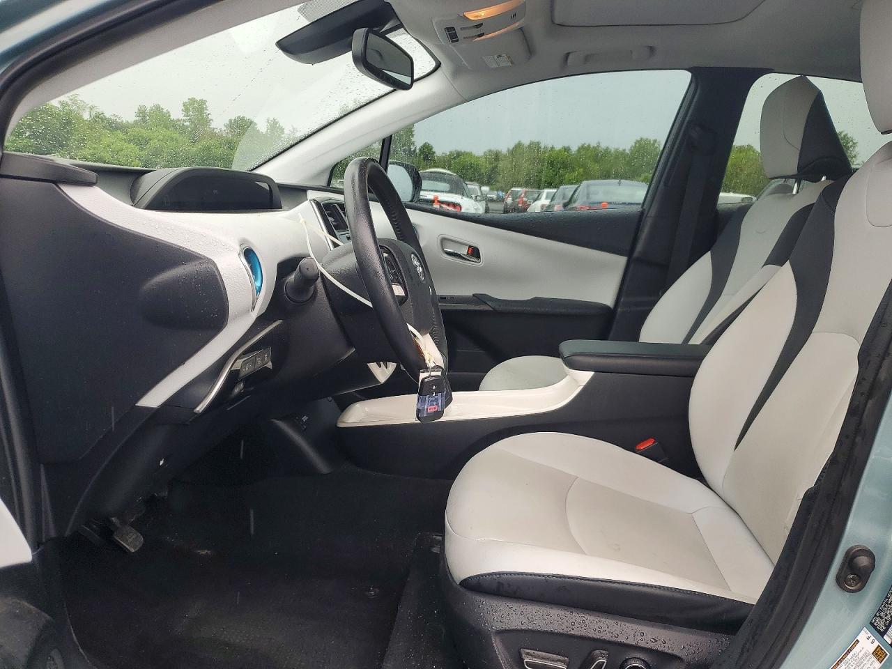 Toyota Prius Four