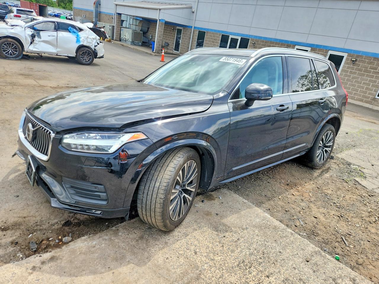 Salvage Volvo XC90 Image