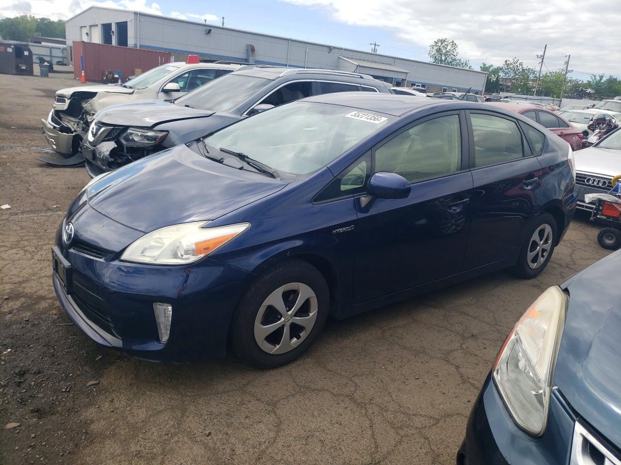 Salvage Toyota Prius Image