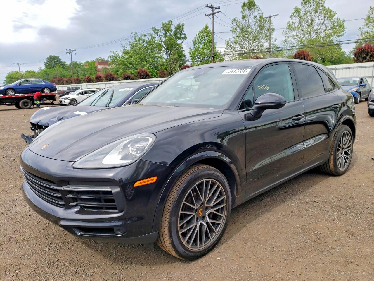Salvage Porsche Cayenne Image