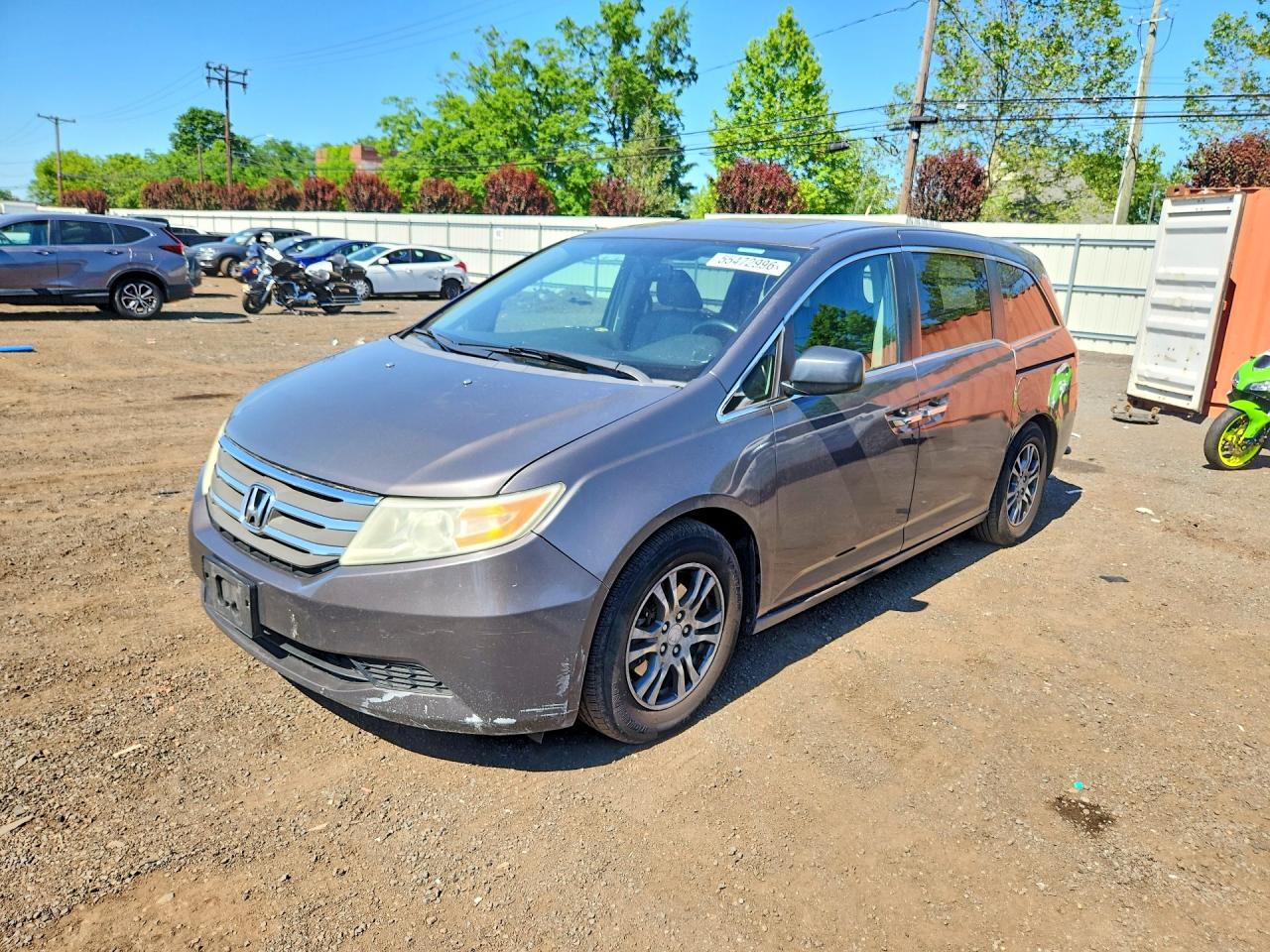 Salvage Honda Odyssey Image