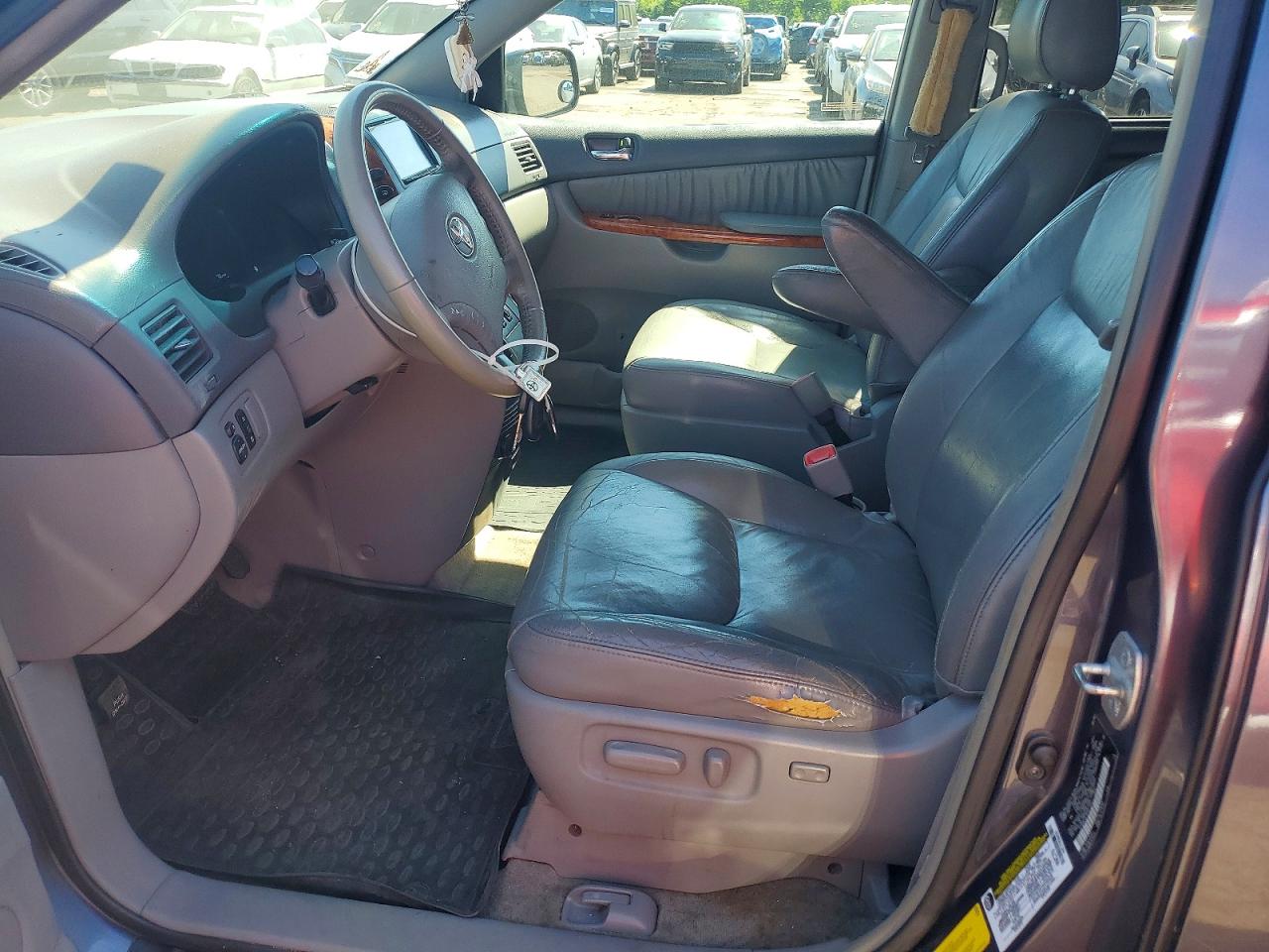 Toyota Sienna Xle 7 Passenger
