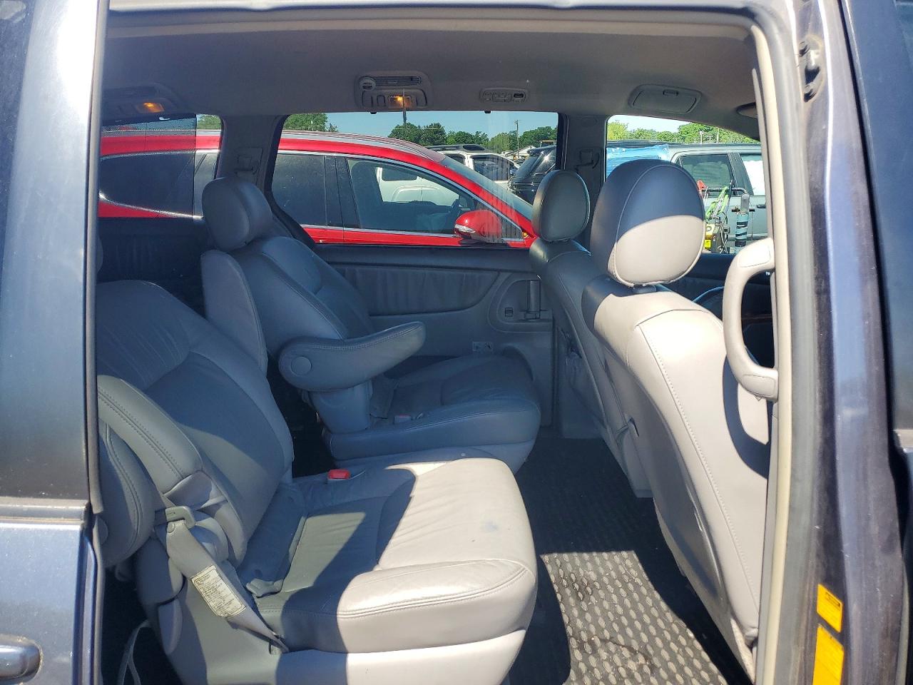 Toyota Sienna Xle 7 Passenger