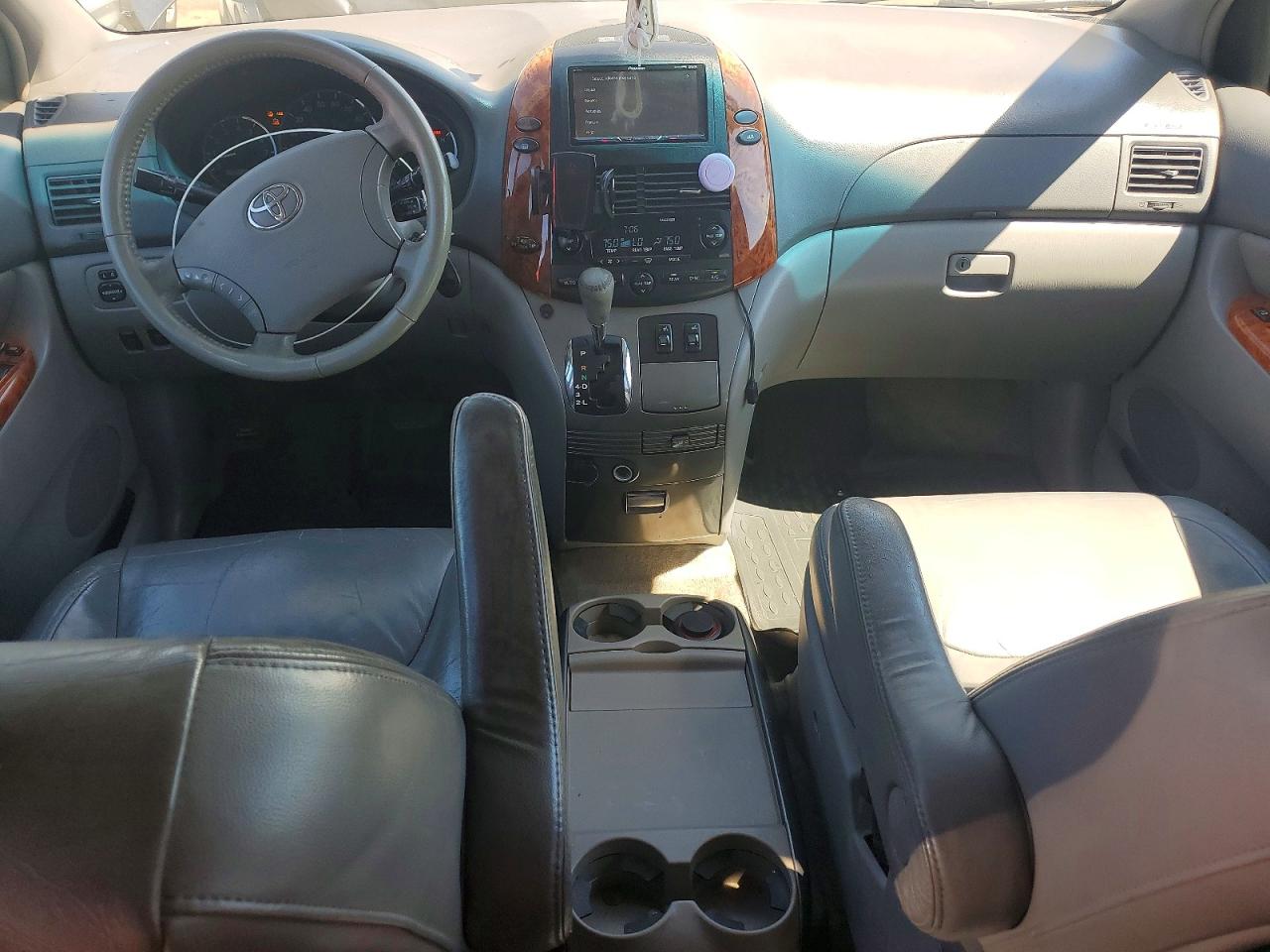 Toyota Sienna Xle 7 Passenger