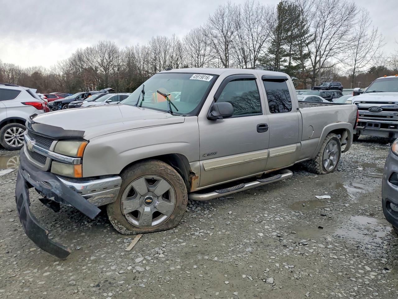 Salvage Chevrolet Silverado Image