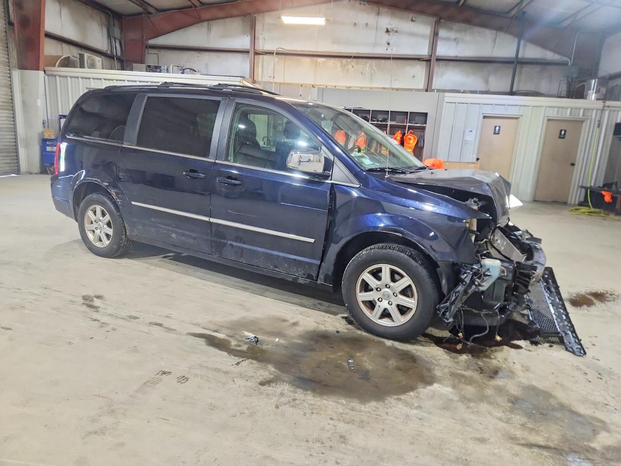 Chrysler Minivan Touring Plus