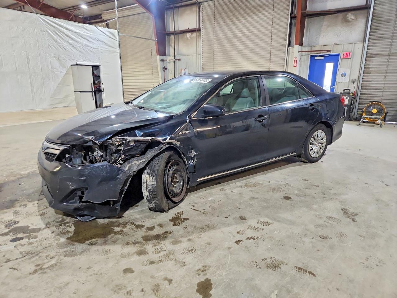 Salvage Toyota Camry Image