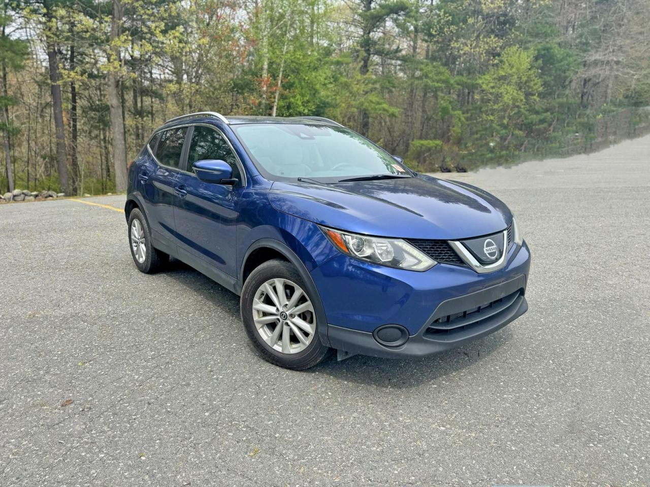 Salvage Nissan Rogue Image