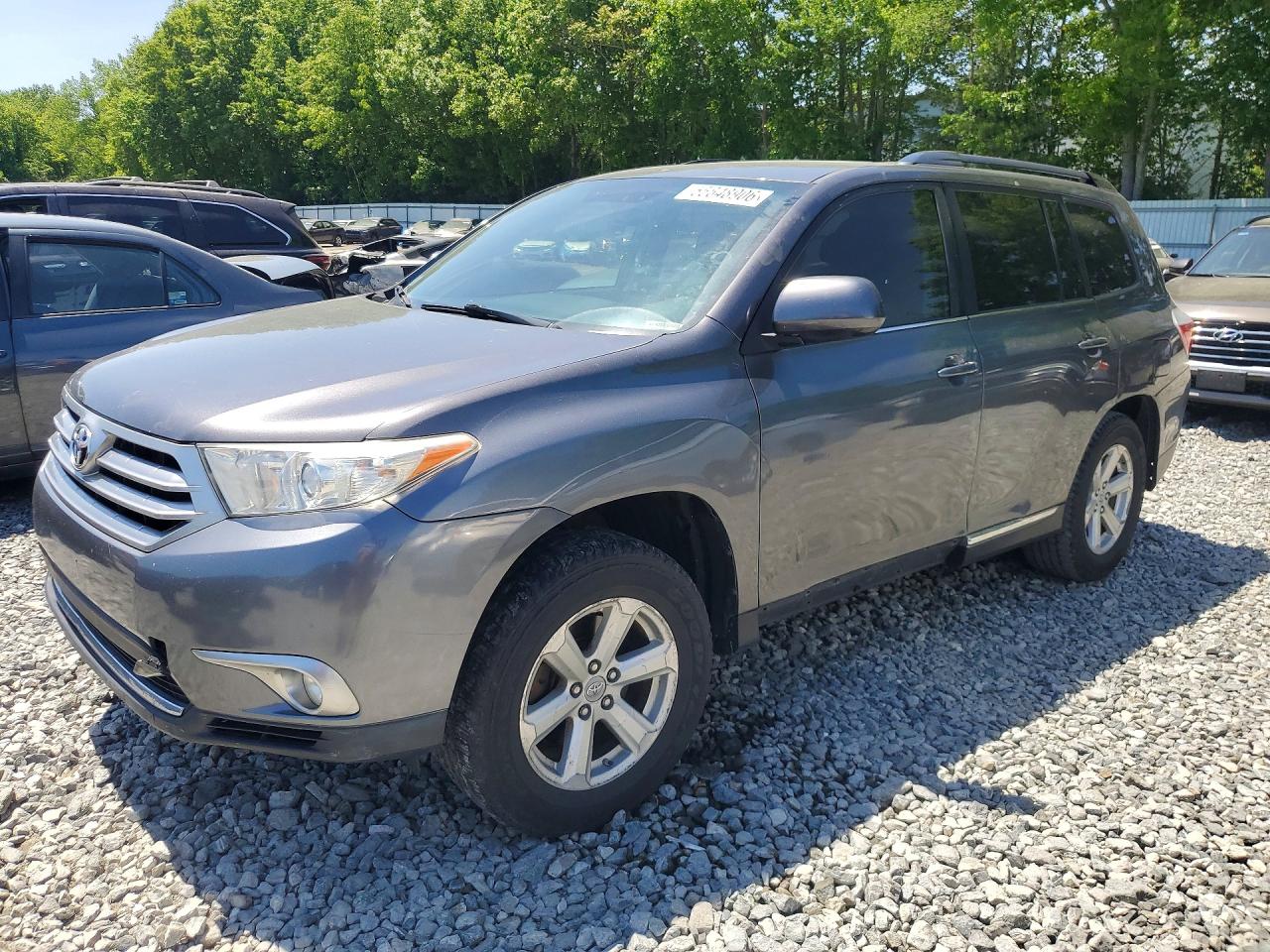 Salvage Toyota Highlander Image