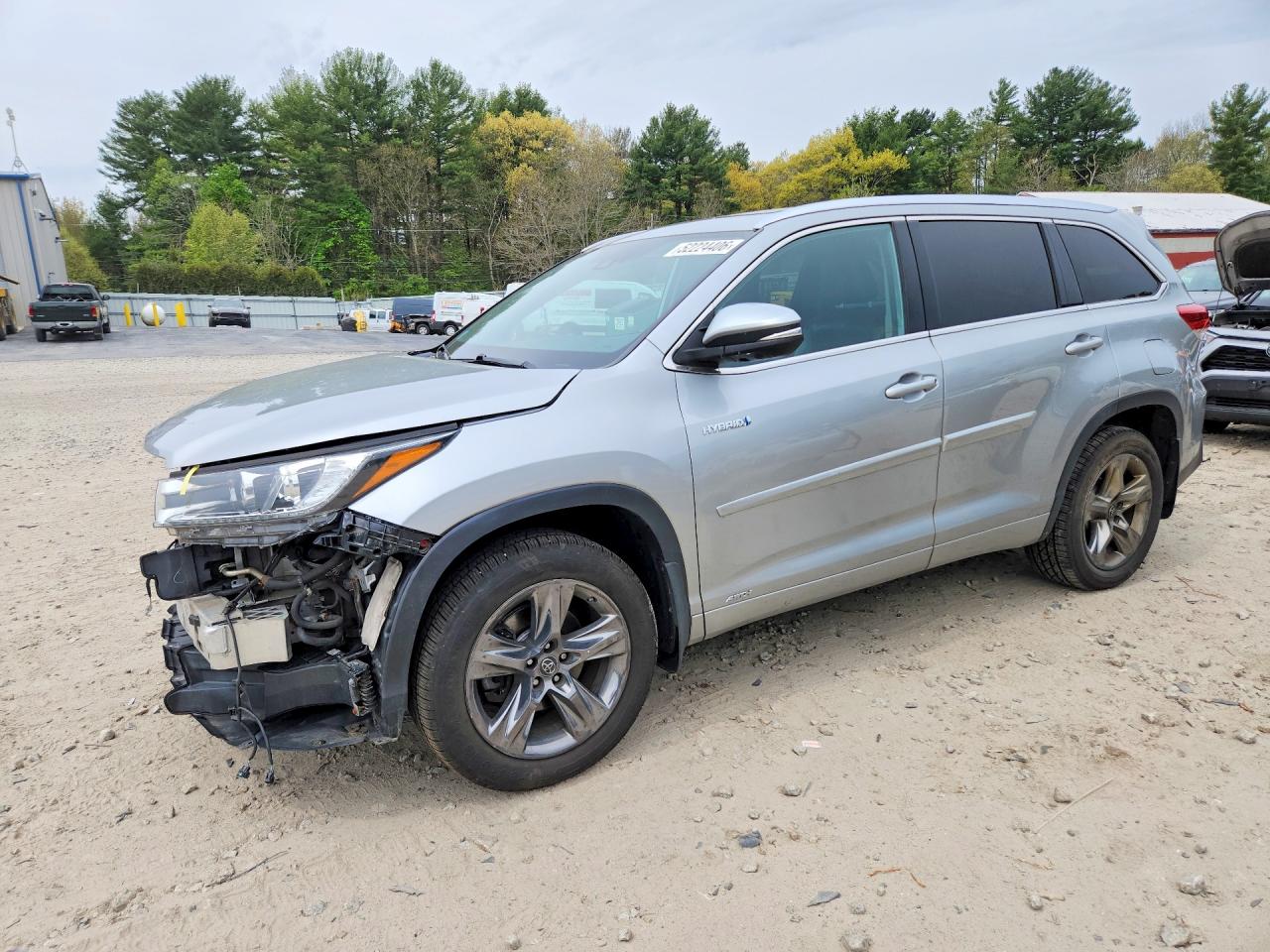 Salvage Toyota Highlander Image